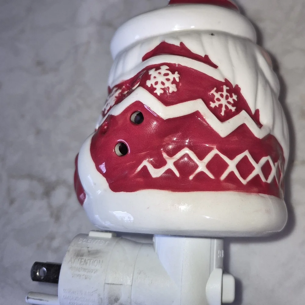 Scentsy PLUG IN Santa, Be Jolly Mini Wax Warmer